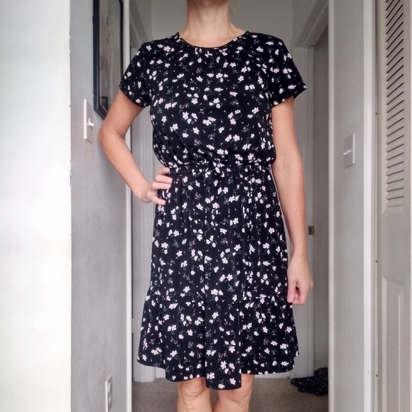 Banana Republic short flowy above knee dress S - Picture 2 of 5